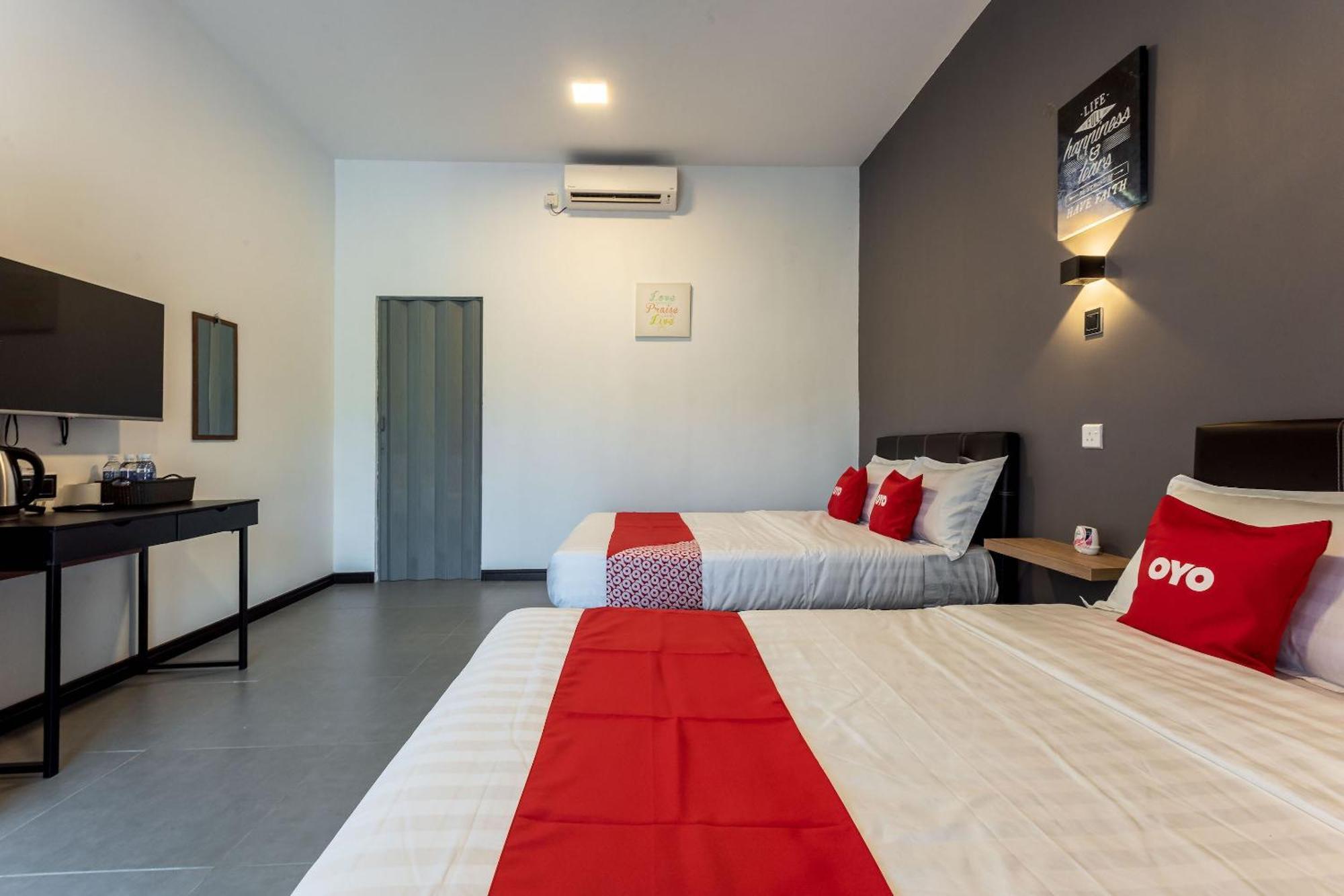 Oyo 90149 Pua Family Semporna Hotell Exteriör bild